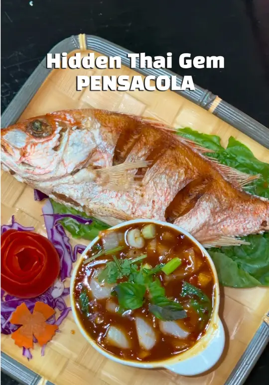 Thai Curry House in Pensacola showing review, authentic thai food, video by the850foodie on TikTok