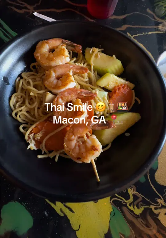 ThaiSmile Macon in Macon showing food, lo mein, shrimp, drink, thai tea, video by chass______ on TikTok