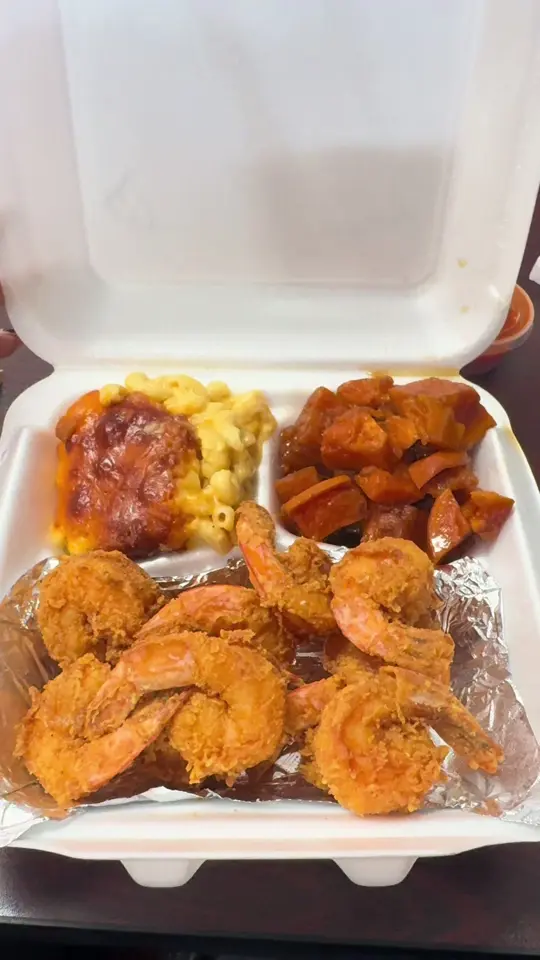 That Southern Slap in Savannah showing visit, soul food, video by tiffanylb26 on TikTok