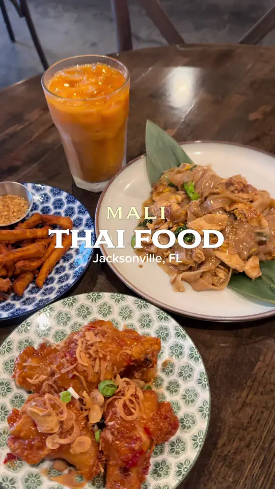 The Best Thai Restaurant on TikTok, video by 904dailycraving