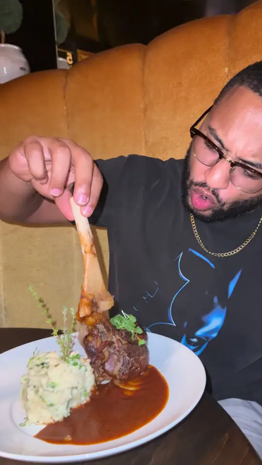 The Consulate Restaurant in Atlanta showing restaurant visit, birthday celebration, cocktails, egyptian themed dining, video by dudelovesfood on TikTok