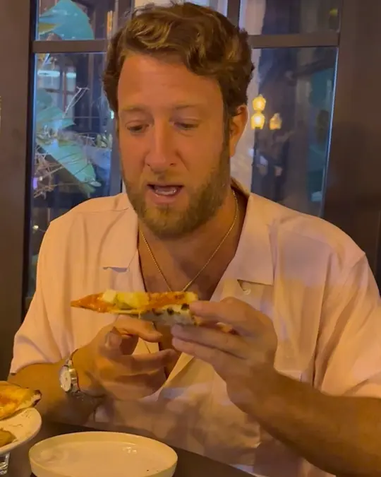 The Drexel in Miami Beach showing review, pizza, video by David Portnoy - El Presidente on Facebook