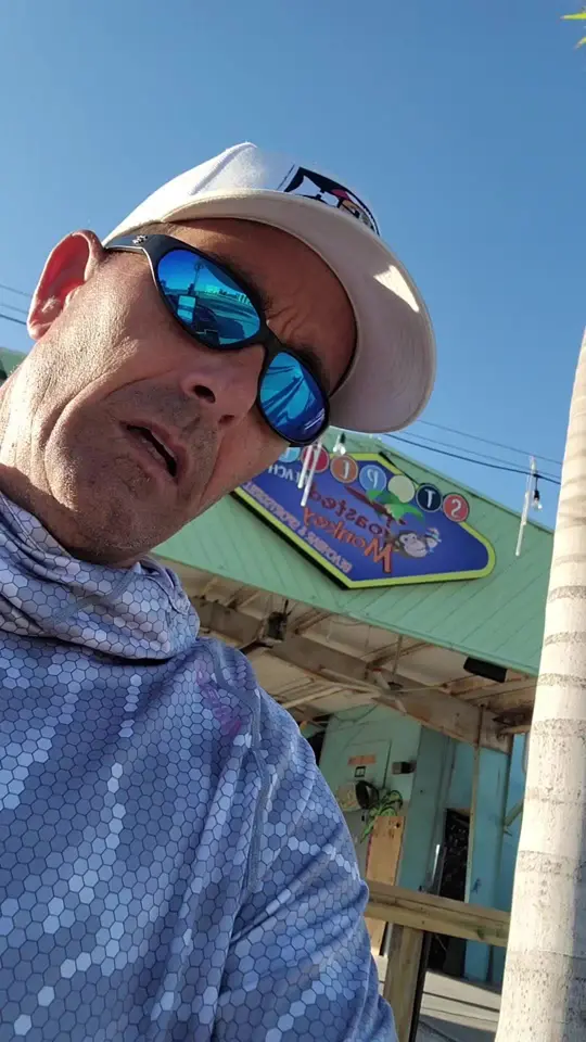 The Drunken Clam in St. Pete Beach showing oysters, bar atmosphere, beachside dining, video by beachlifeflorida on TikTok