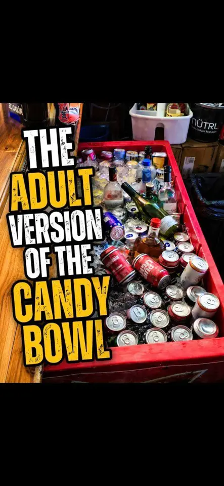 The Drunken Clam in St. Pete Beach showing review, atmosphere, bar, video by St. Pete Vibes on Facebook
