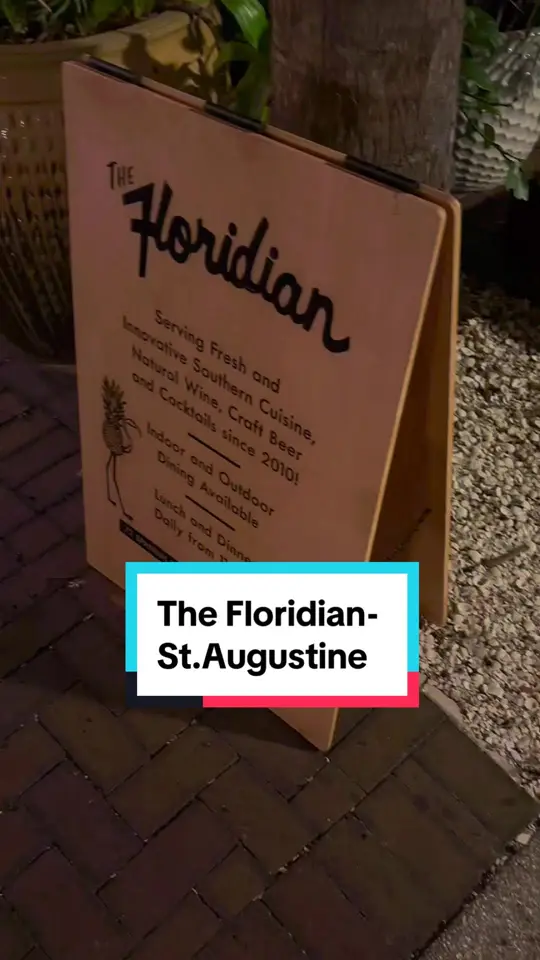 The Floridian in St. Augustine showing review, atmosphere, food, pecan pie, chocolate chip cookie, cornbread, video by orlandowithcolette on TikTok