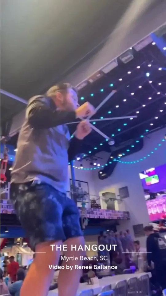  in Florida showing food, hamburger, atmosphere, dance, family dining, video by thehangoutmb on TikTok