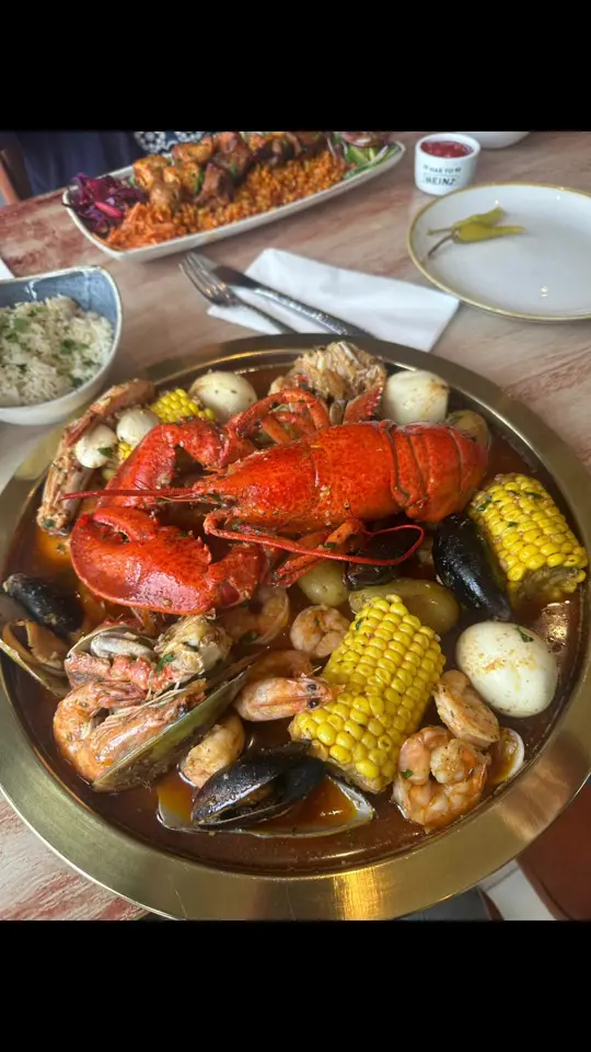 The Juicy Crab in Douglasville showing visit, review, seafood boil, video by jamesgarrett1991 on TikTok