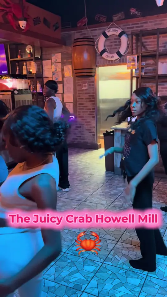 The Juicy Crab Smyrna in Smyrna showing karaoke night, dj performance, video by howellmilljuicycrab1715 on TikTok