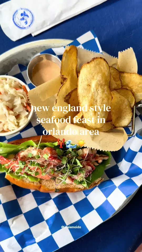 The Nauti Lobstah in Apopka showing food, lobster mac and cheese / food, new england style lobster roll / food, steamed lobster, video by josiemaida on TikTok