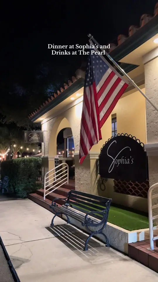 The Pearl in Stuart showing restaurant review, visit, video by itscayleesmith on TikTok