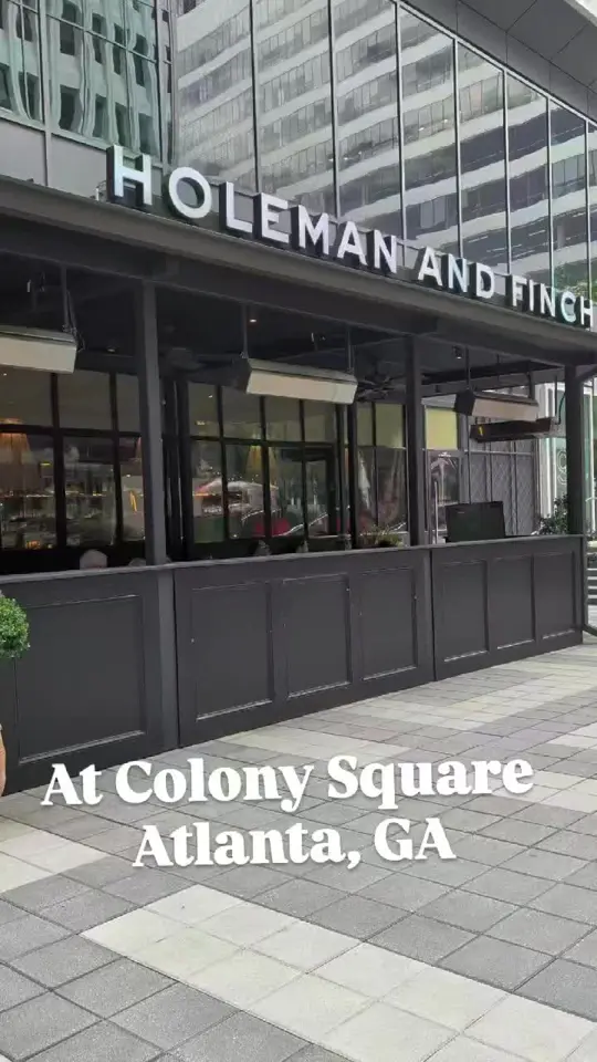 The Public House in Atlanta showing burger, chuck and brisket patties, homemade bread, sweet pickles, video by eatdrinkbemelly on TikTok