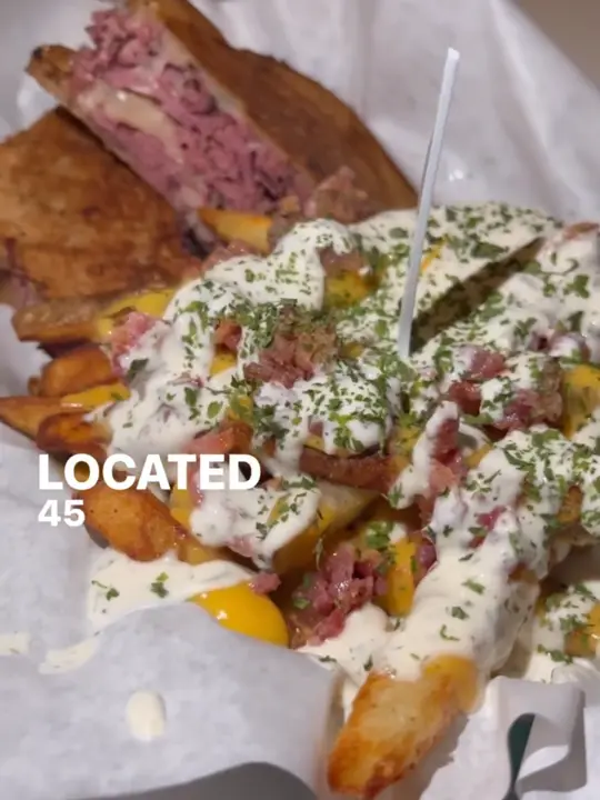 The Salted Fry in Mount Dora showing gluten-free food, hand cut fries, sandwiches, homemade sauces, bourbon ketchup, restaurant visit, video by thegallivantingspoon on TikTok