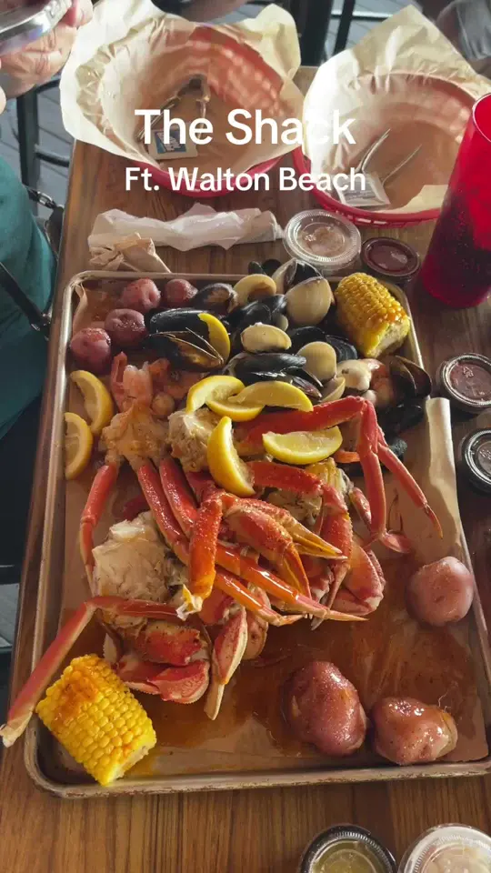 The Shack in Fort Walton Beach showing seafood, captain seafood platter, video by thecountrymusicguy on TikTok