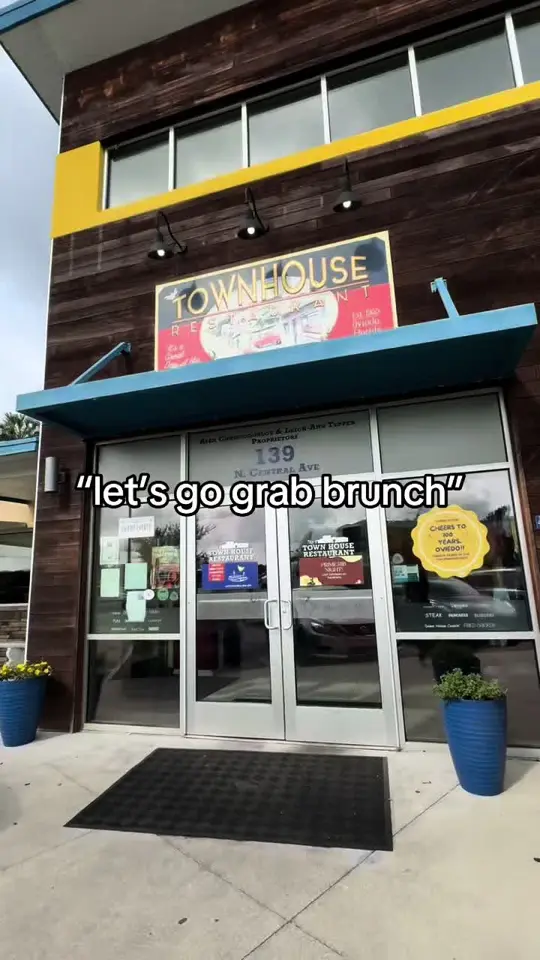 The Town House Restaurant in Oviedo showing brunch, video by oviedotownhouse on TikTok