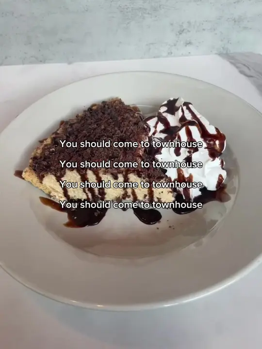 The Town House Restaurant in Oviedo showing brunch, food, video by oviedotownhouse on TikTok
