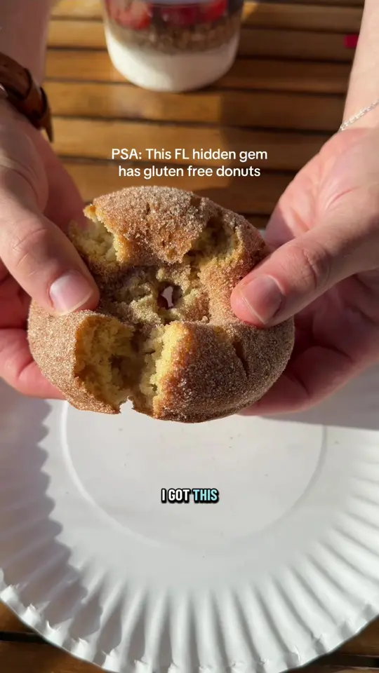  in Florida showing review, gf baked goods, dedicated toaster, delicious options, video by gluten_freeky on TikTok