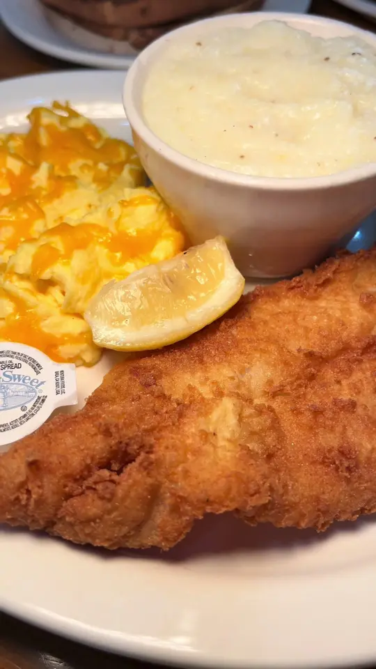 This Is It Cafe in West Palm Beach showing breakfast, good prices, video by jaedabrattt on TikTok
