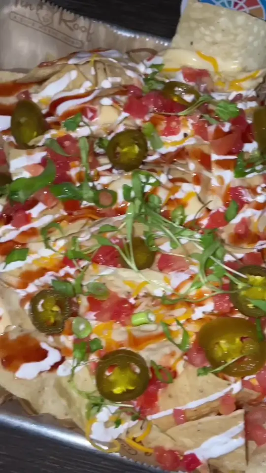 Tin Roof in Orlando showing food, nachos, video by maldonachos_ on TikTok
