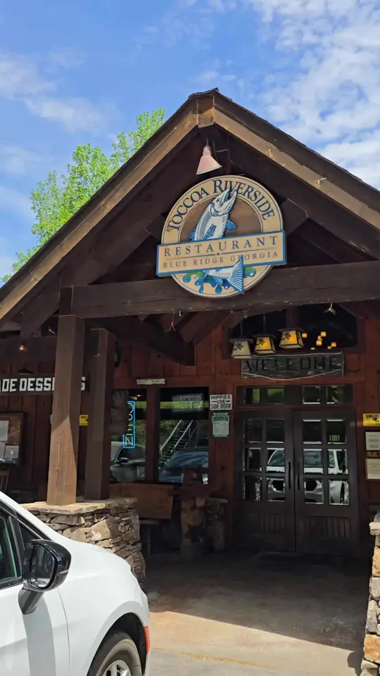 Toccoa Riverside Restaurant in Blue Ridge showing shrimp n' grits, cajun pasta, video by _kateymarie on TikTok