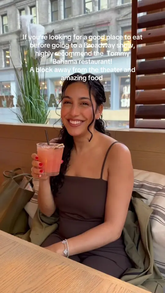 Tommy Bahama Restaurant & Bar in Sarasota showing dinner, restaurant visit, video by arieloznyc on TikTok