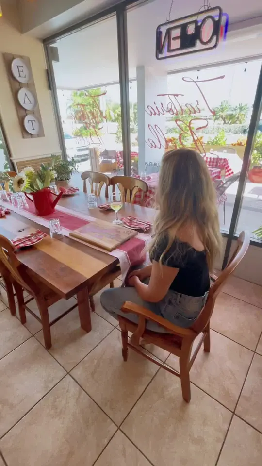 Trattoria Bella in Palm Bay showing italian street food, video by cooksitshare on TikTok
