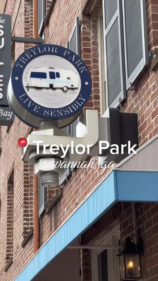 Treylor Park in Savannah showing cocktail, cherry coke, video by kelseykawamoto on TikTok