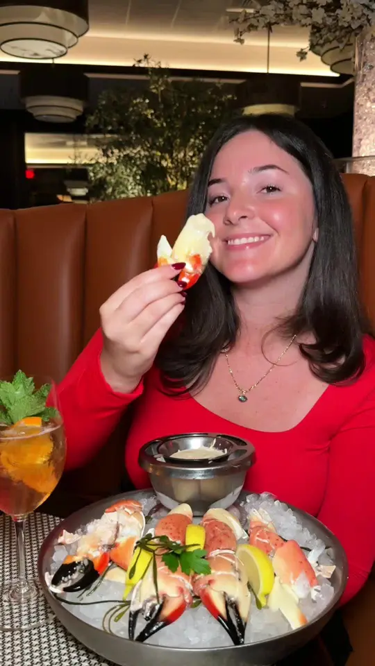  in Florida showing seafood, stone crabs, video by treatyoselfeverywhere on TikTok