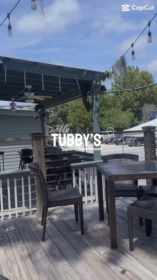 Tubby's Tank House Thunderbolt in Thunderbolt showing seafood, shrimp, burgers, riverfront views, southern vibes, casual lunch, video by Wise Guys Tours on Facebook