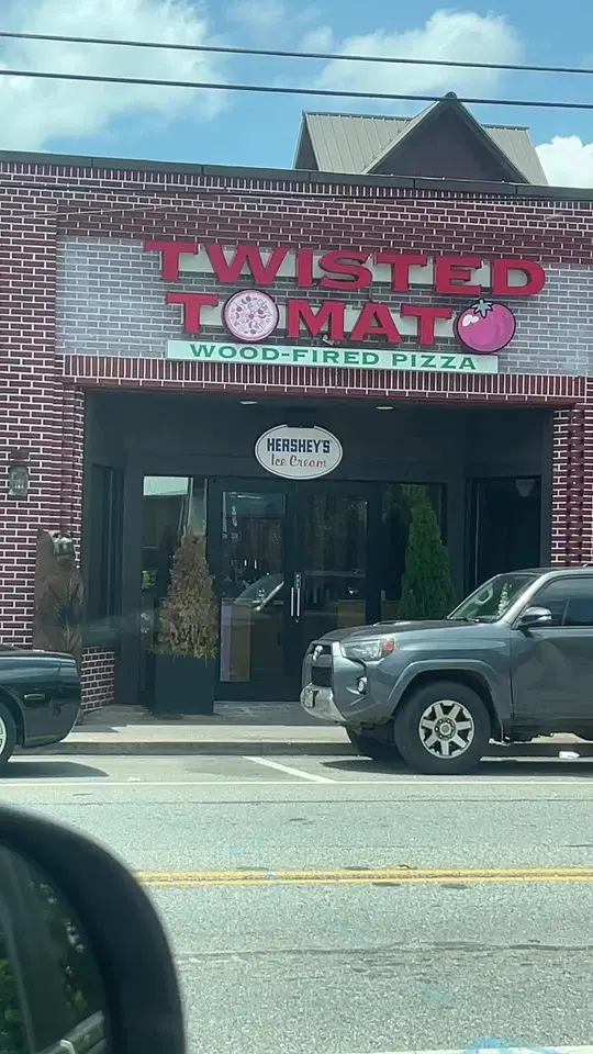 Twisted Tomato McCaysville in McCaysville showing pizza, visit, video by alexis_d_jones on TikTok
