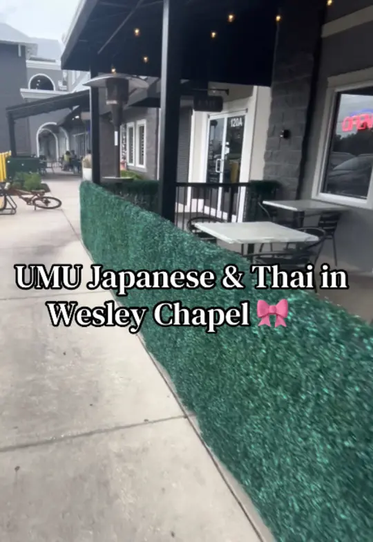 Umu Japanese&Thai in Wesley Chapel showing food, salmon roll, drinks, thai tea, video by xshellytaylorx on TikTok