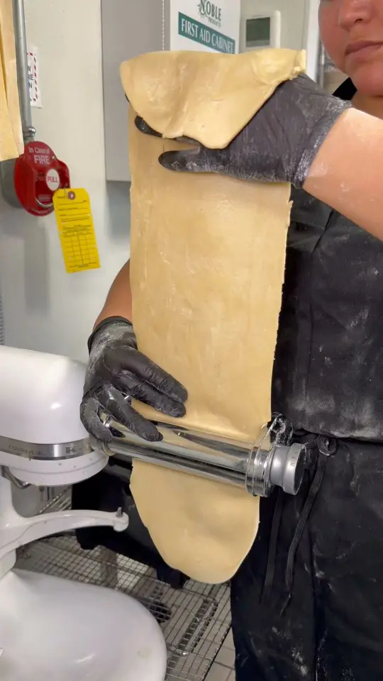  in Florida showing empanadas, homemade dough, quality ingredients, flavorful fillings, video by Unidos on Facebook