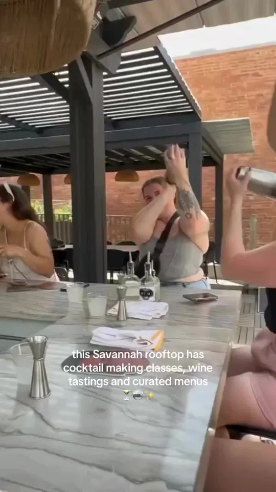 Vici Rooftop in Savannah showing cocktail, bottomless mimosas, atmosphere, rooftop bar, bachelorette party, video by letsbatch on TikTok