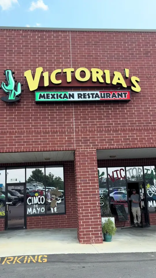 Victoria's Mexican Restaurant in Augusta showing food review, video by firethiefreviews on TikTok