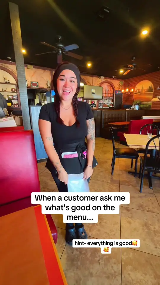 Vita Italian Restaurant & Pizza in Cooper City showing pizza, italian food, video by vita_coopercity on TikTok