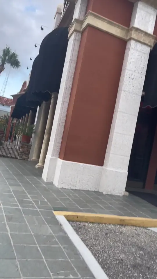 Vito's Chophouse in Orlando showing review, dinner, steakhouse, couple goals, video by veeohmy on TikTok