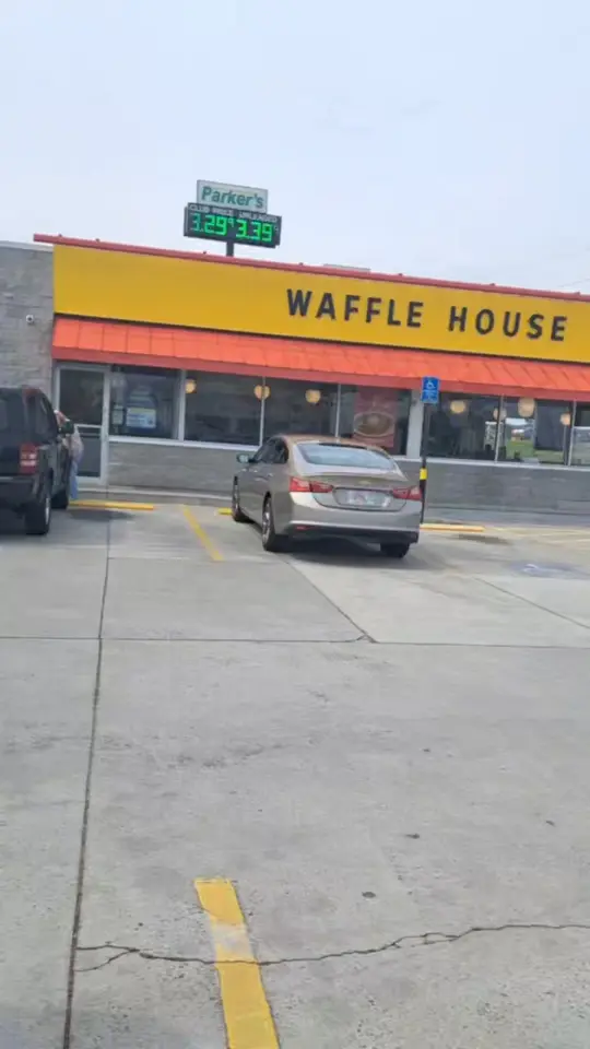 Waffle House in Brunswick showing visit, food, waffle, strawberry waffle, video by Otis Putnam on Facebook