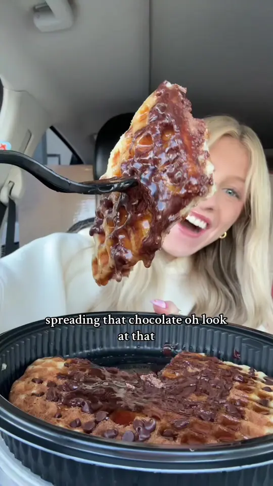 Waffle House in Live Oak showing waffles, video by eatsbynat on TikTok