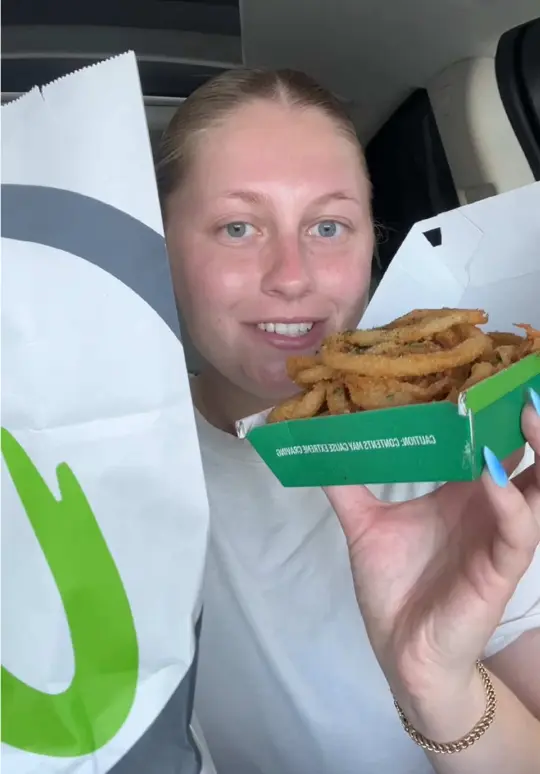 Wahlburgers in Stuart showing food, side dishes, video by nicole.ludwig on TikTok