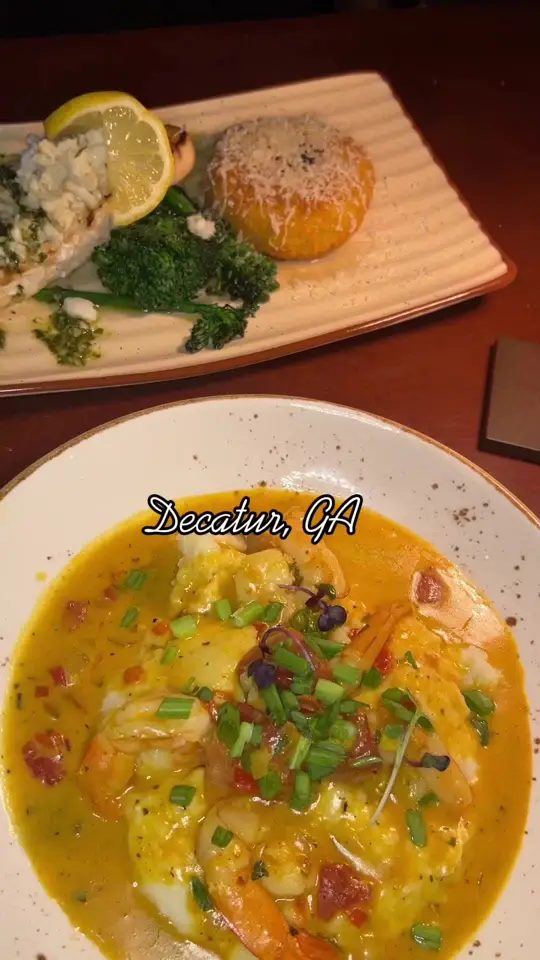 Wahoo! Grill in Decatur showing swordfish, calamari, shrimp and grits, cake, scallops, bread pudding, video by destinyseats on TikTok