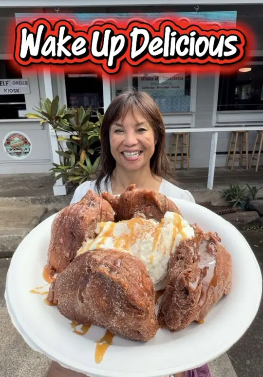 Wake Up Café in New Smyrna Beach showing churro french toast, breakfast, video by daafambam on TikTok