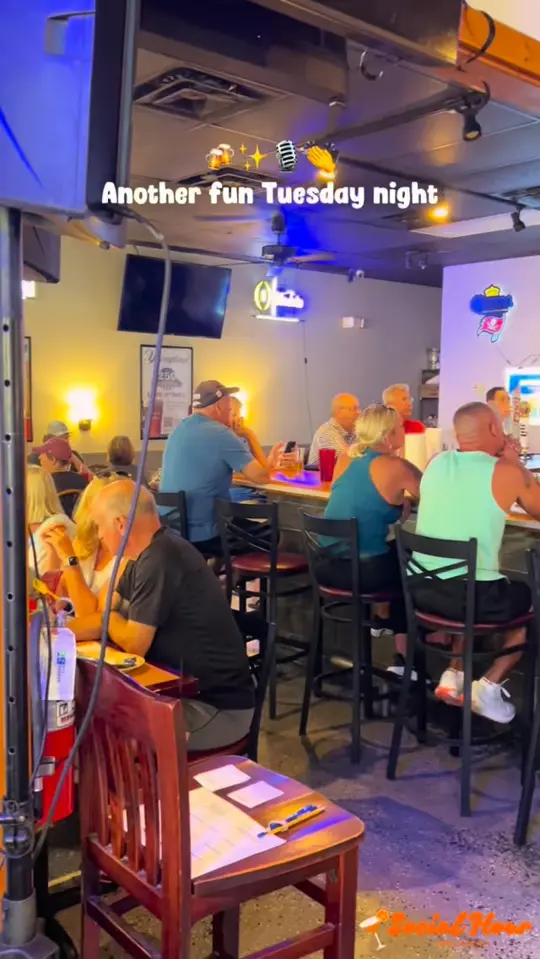 Wings N Things in Sarasota, video by Social Hour Entertainment on Facebook