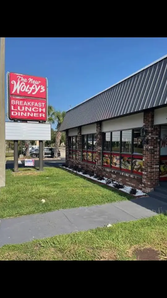 Wolfy’s Leesburg Restaurant in Leesburg showing restaurant, interior, reopening, video by Things To Do Ocala on Facebook