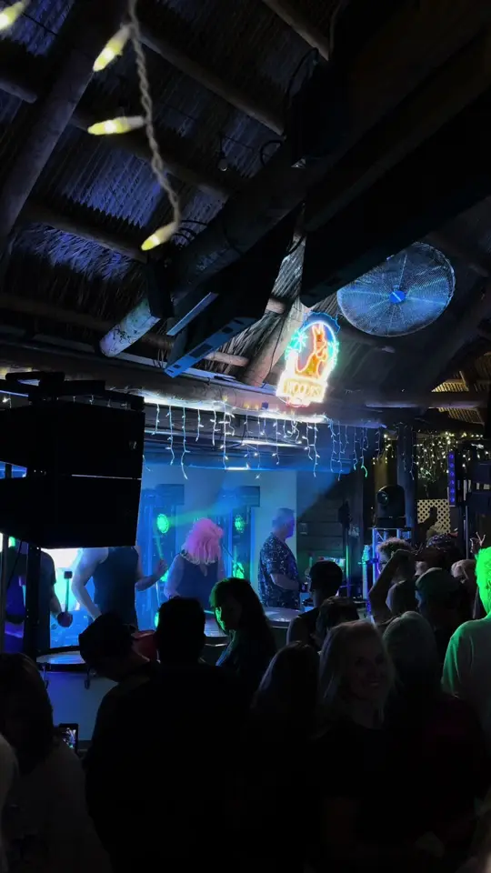 WOODY’S RIVER ROO PUB, GRILL & TIKI BAR in Ellenton showing live music, weekend party atmosphere, video by woodys.river.roo on TikTok