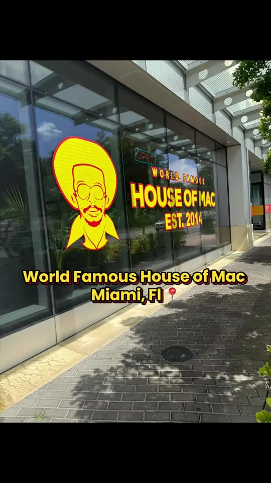  in Florida showing macaroni and cheese, jerk chicken, video by taetime_ on TikTok