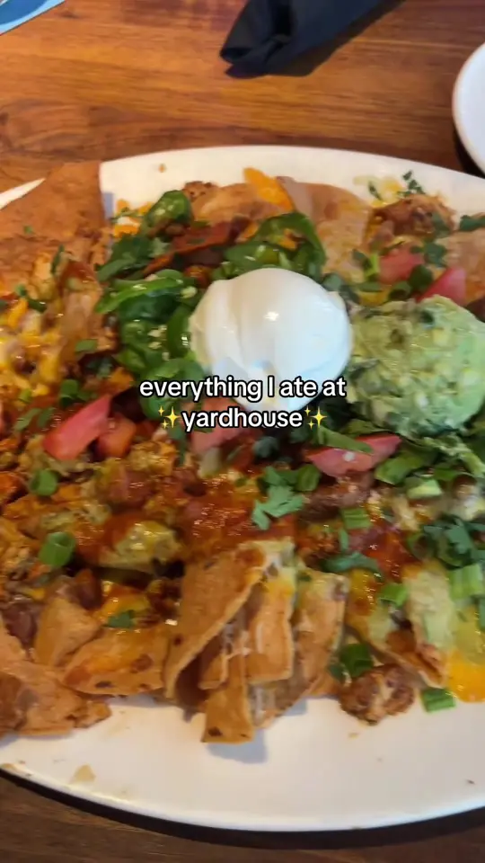 Yard House in Palm Beach Gardens showing visit, food review, video by cinnamonwhispers on TikTok