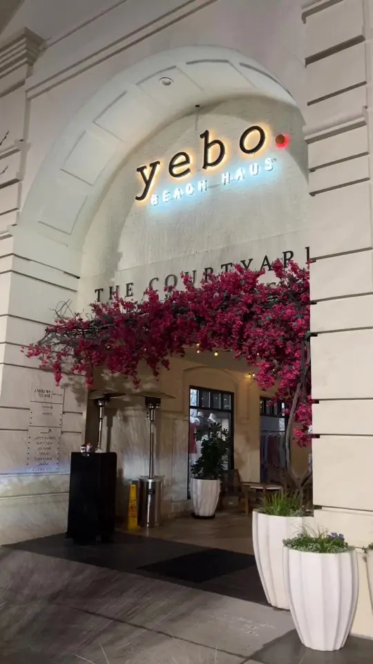 Yebo Beach Haus in Atlanta showing restaurant visit, atmosphere, video by tayymorris8 on TikTok
