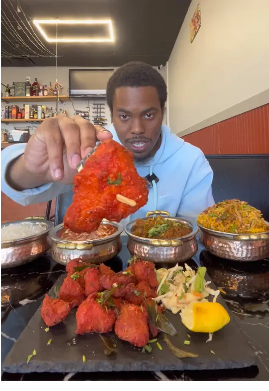 YELLOW HANDI INDIAN CUISINE in Conyers showing review, butter chicken, video by therealgagrubs on TikTok