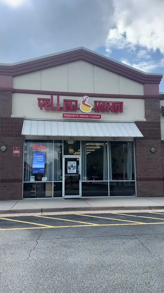 YELLOW HANDI INDIAN CUISINE in Conyers showing restaurant visit, indian cuisine, video by heythereatlanta on TikTok