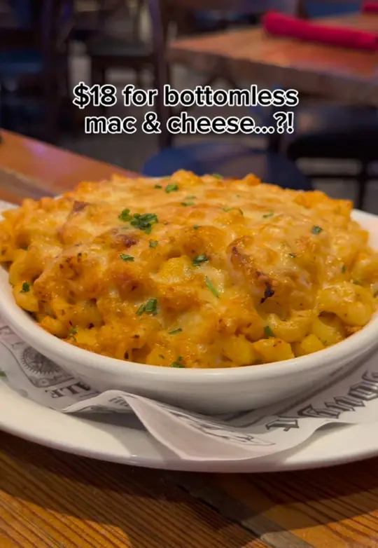 Yeoman's Topgolf Swing Suite in Tampa showing food, mac & cheese, video by petiteweekender on TikTok