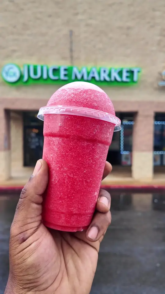 YOL Juice Market in Decatur showing food, smoothie, apple berry smoothie, drink, sea moss sunrise, video by westbrookeats on TikTok